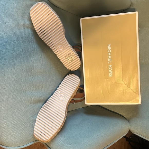 MK Ankle Strap Sandals - Picture 2 of 4